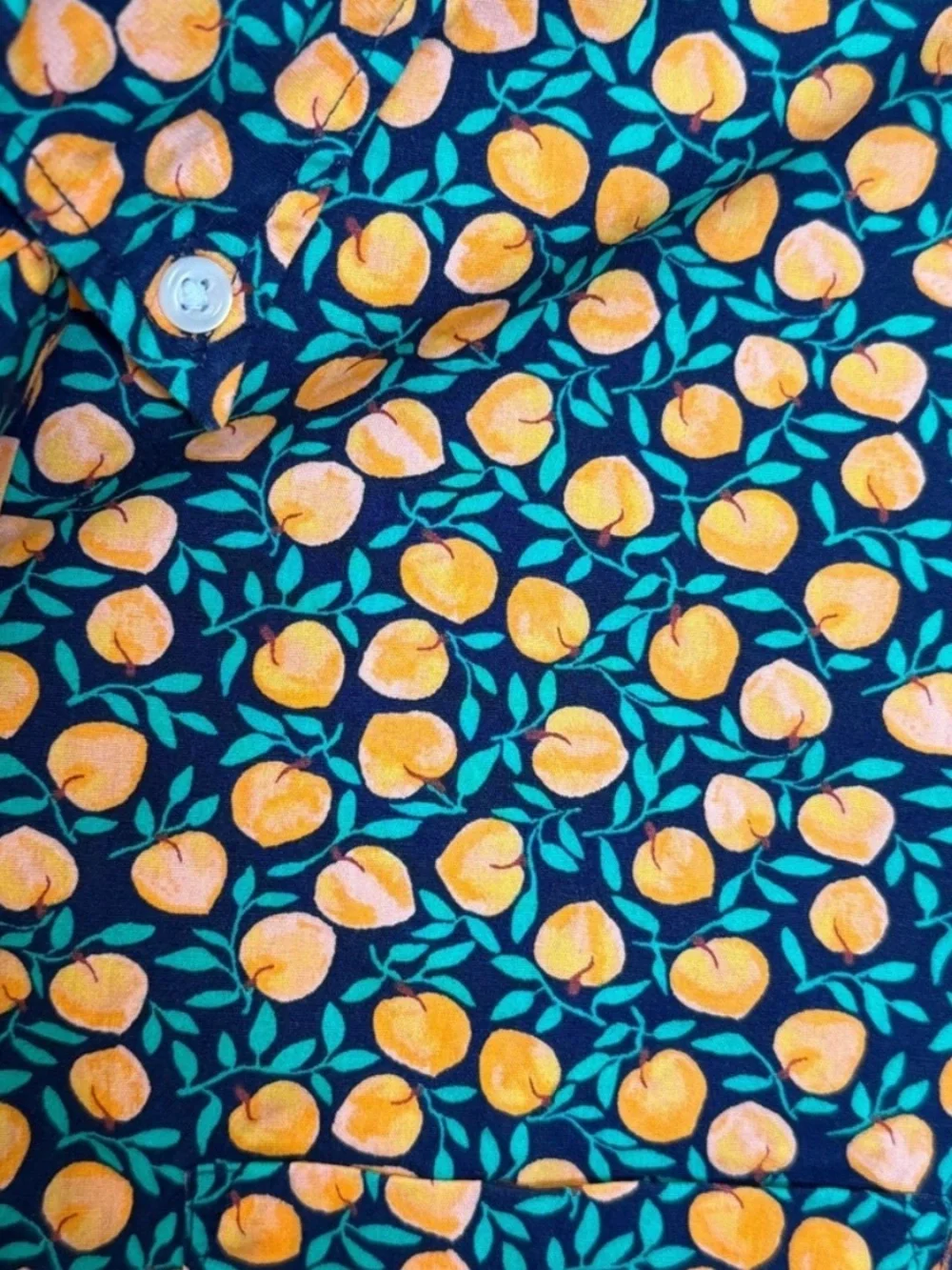 J. Crew Men's Short-Sleeve Button-Up Shirt in Green with Peach Print